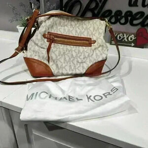 Michael Kors Medium FALLON Messenger Bag Vanilla Acorn